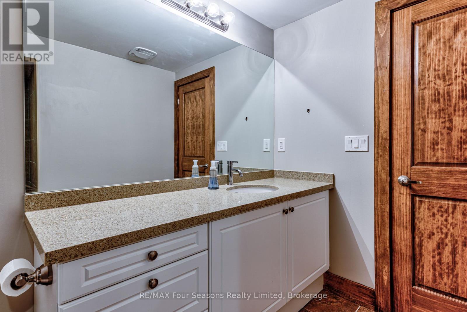 9 Windrose Valley Boulevard, Clearview, Ontario  L9Y 0K2 - Photo 38 - S13102874