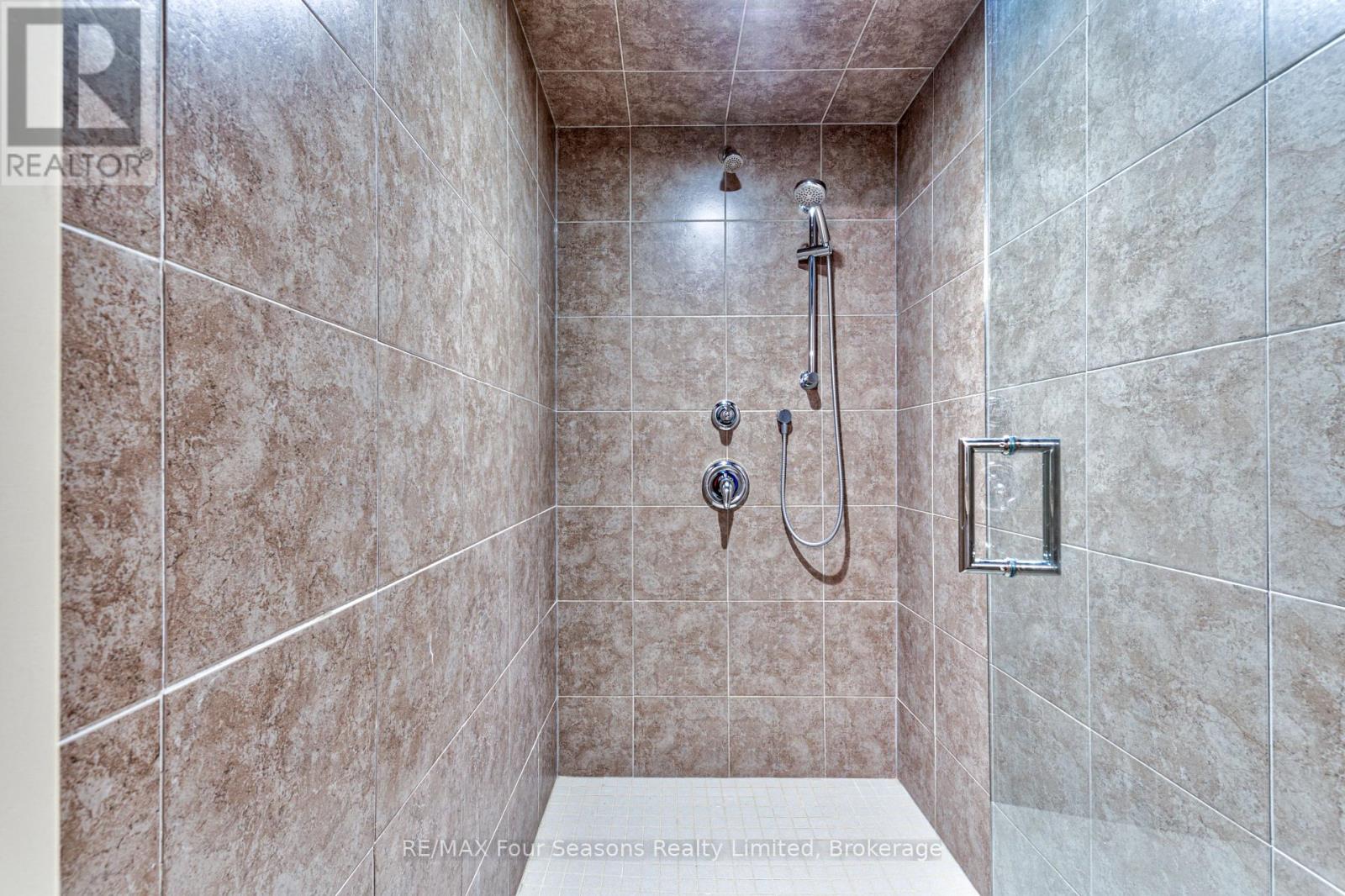 9 Windrose Valley Boulevard, Clearview, Ontario  L9Y 0K2 - Photo 39 - S13102874