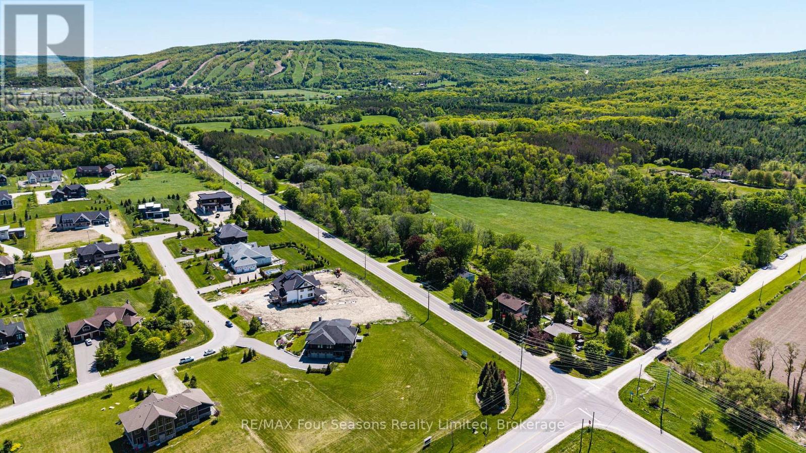 9 Windrose Valley Boulevard, Clearview, Ontario  L9Y 0K2 - Photo 50 - S13102874