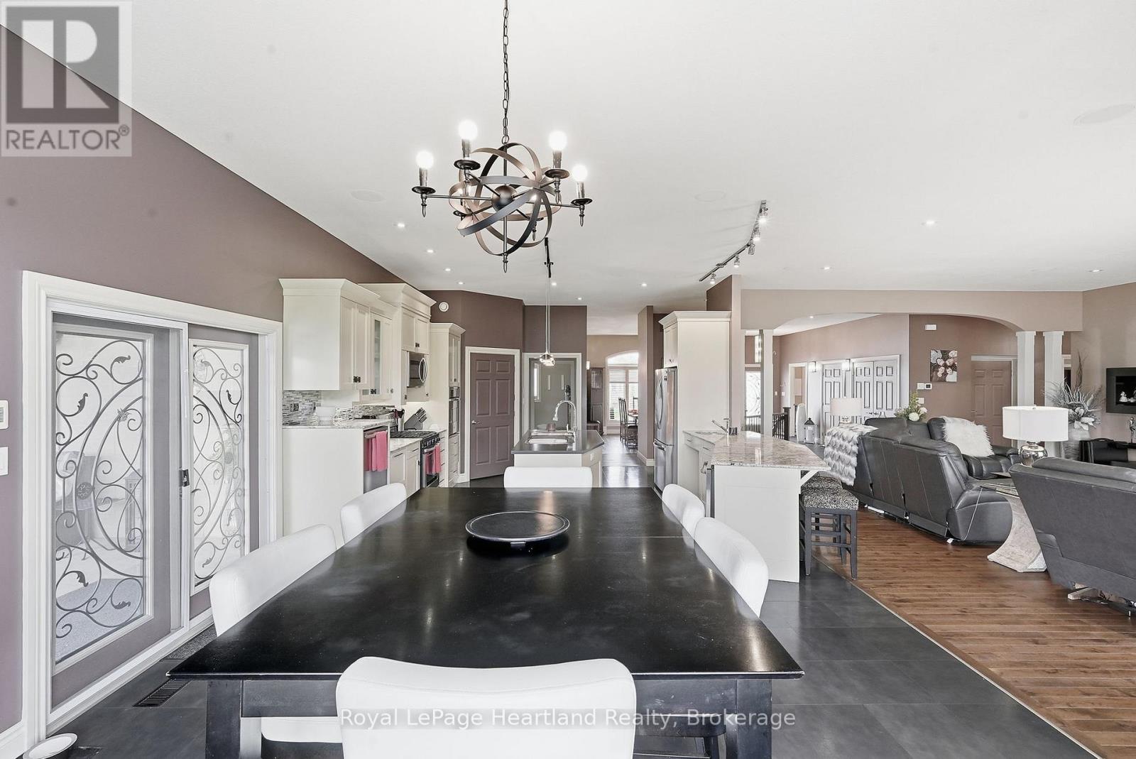225 John Street S, Minto, Ontario  N0G 1Z0 - Photo 18 - X13108050