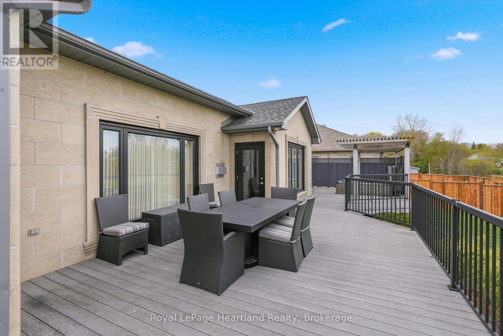 225 John Street S, Minto, Ontario  N0G 1Z0 - Photo 45 - X13108050