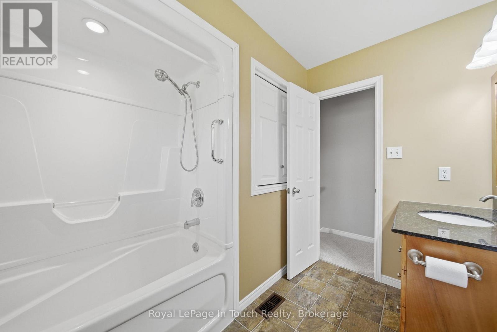 23 Wispi Shore Road, Kawartha Lakes, Ontario  K9V 0K4 - Photo 16 - X13108226