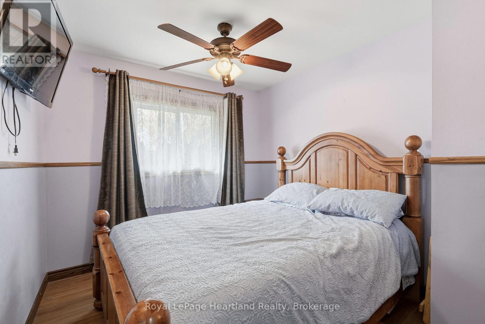 292 Wellington Street, North Huron, Ontario  N0M 1H0 - Photo 17 - X13109212