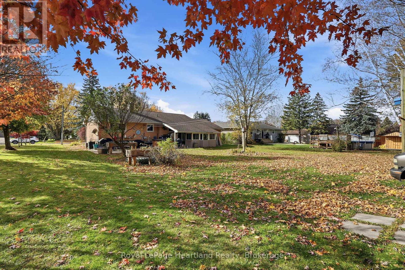292 Wellington Street, North Huron, Ontario  N0M 1H0 - Photo 22 - X13109212