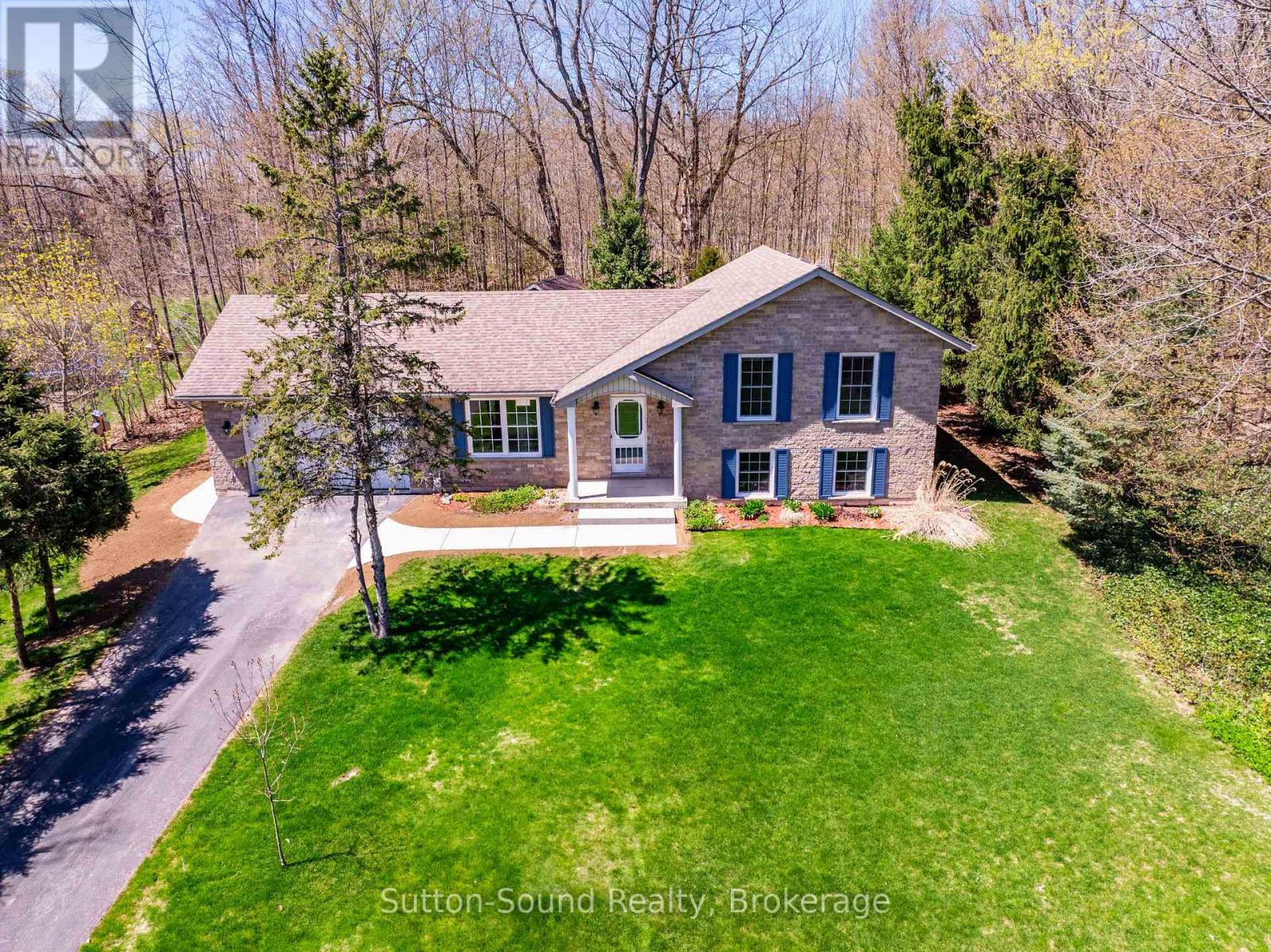 126 Alexandria Street, Georgian Bluffs, Ontario  N4K 0G2 - Photo 2 - X13109440