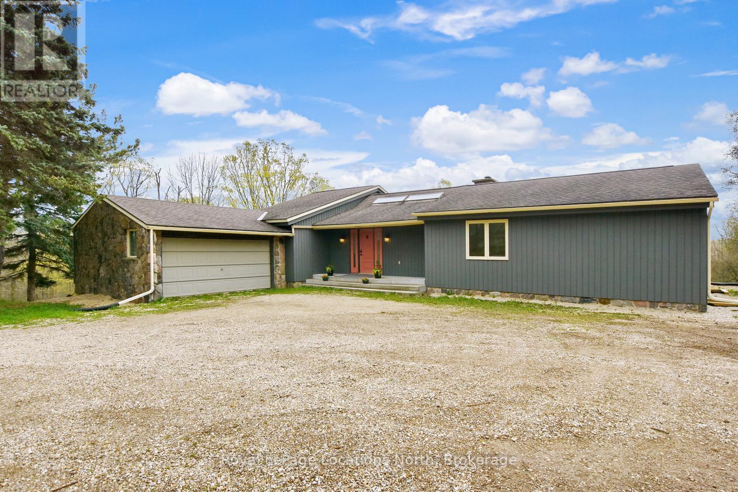 446070 Johnston's Side Road, Grey Highlands, Ontario  N0C 1E0 - Photo 3 - X13109696