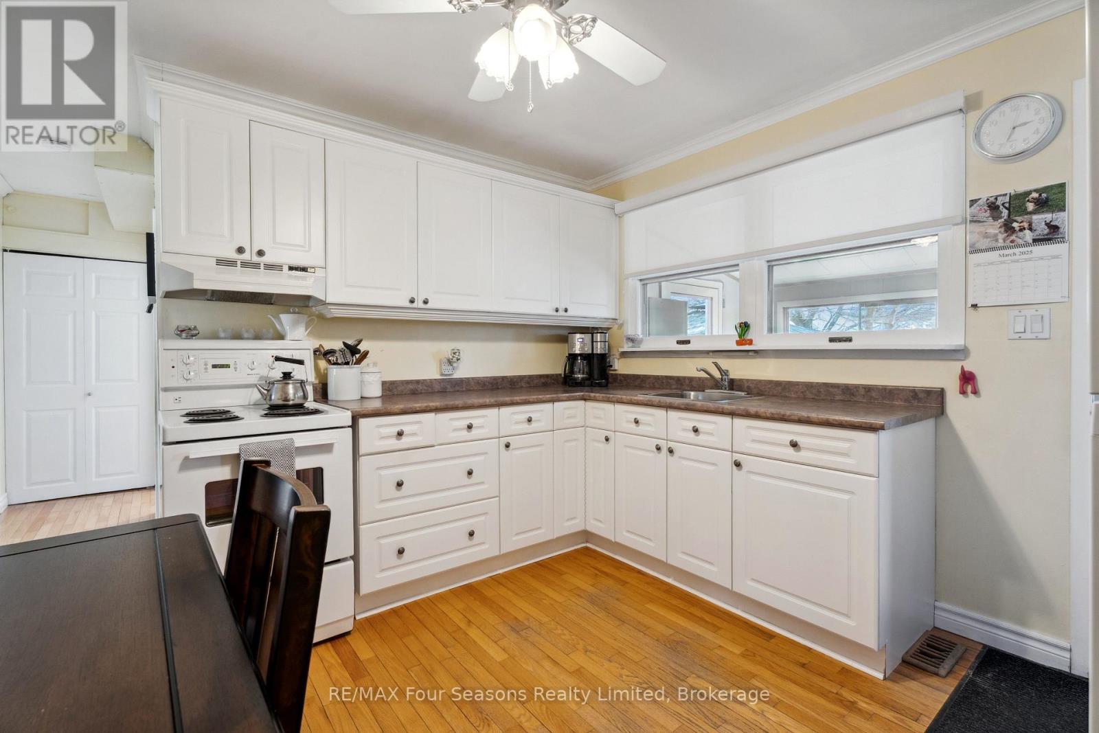 46 Erie Street, Collingwood, Ontario  L9Y 1P4 - Photo 2 - S13109838