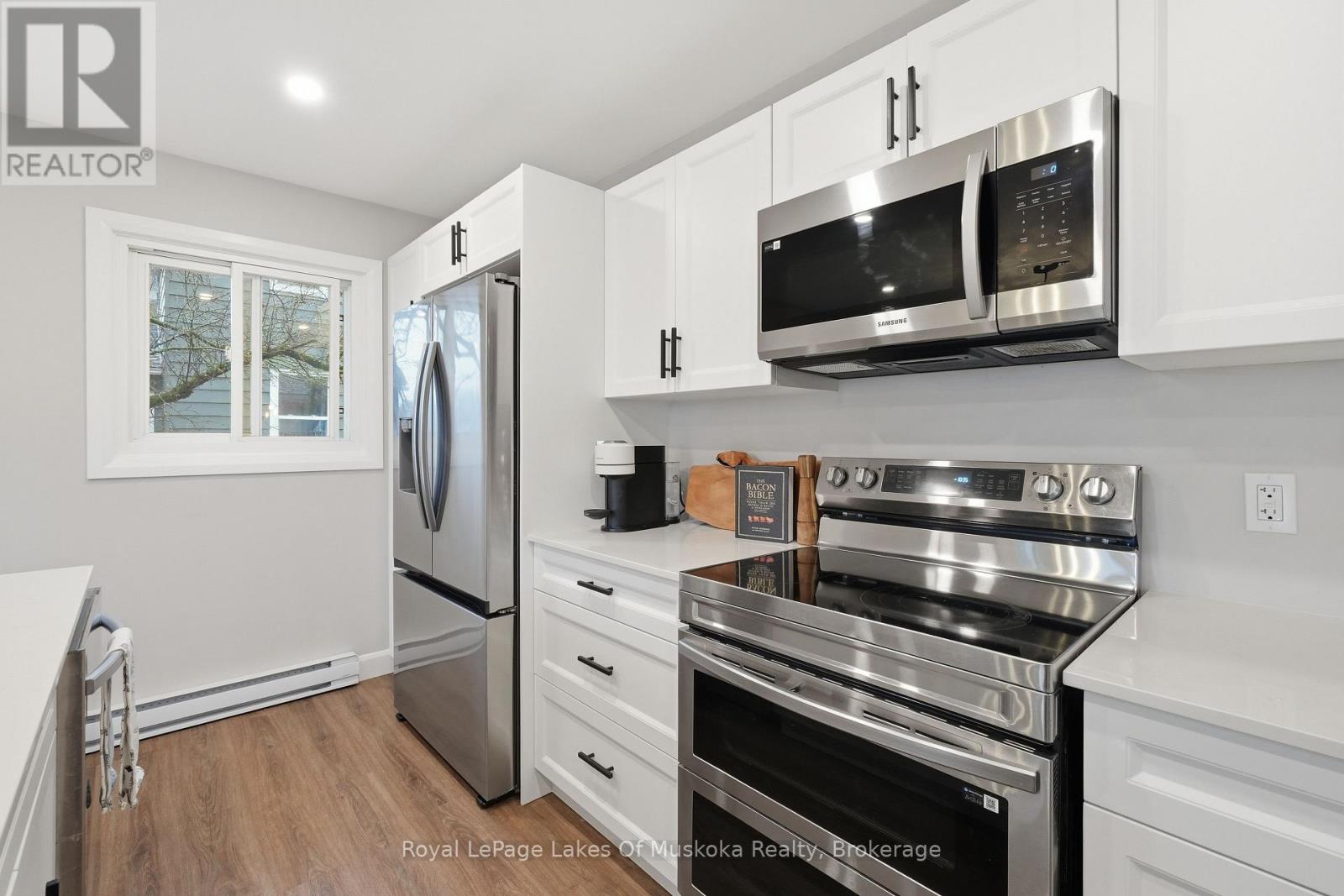 12 Manominee Street, Huntsville, Ontario  P1H 1H2 - Photo 6 - X13109850