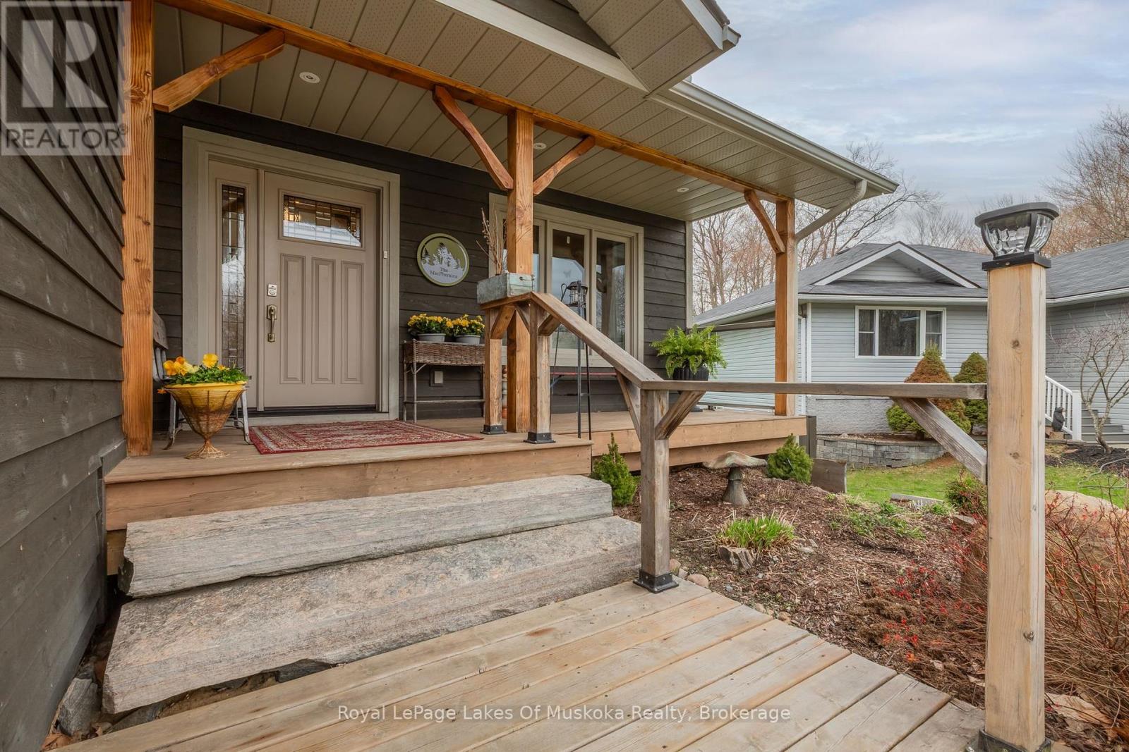 17 Hart Court, Huntsville, Ontario  P1H 1T6 - Photo 4 - X13109952