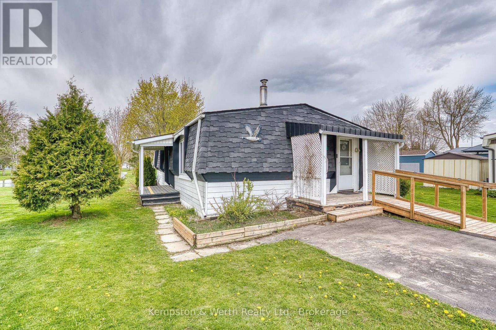 71 Fairview Crescent, North Perth, Ontario  N4W 3G8 - Photo 11 - X13109998