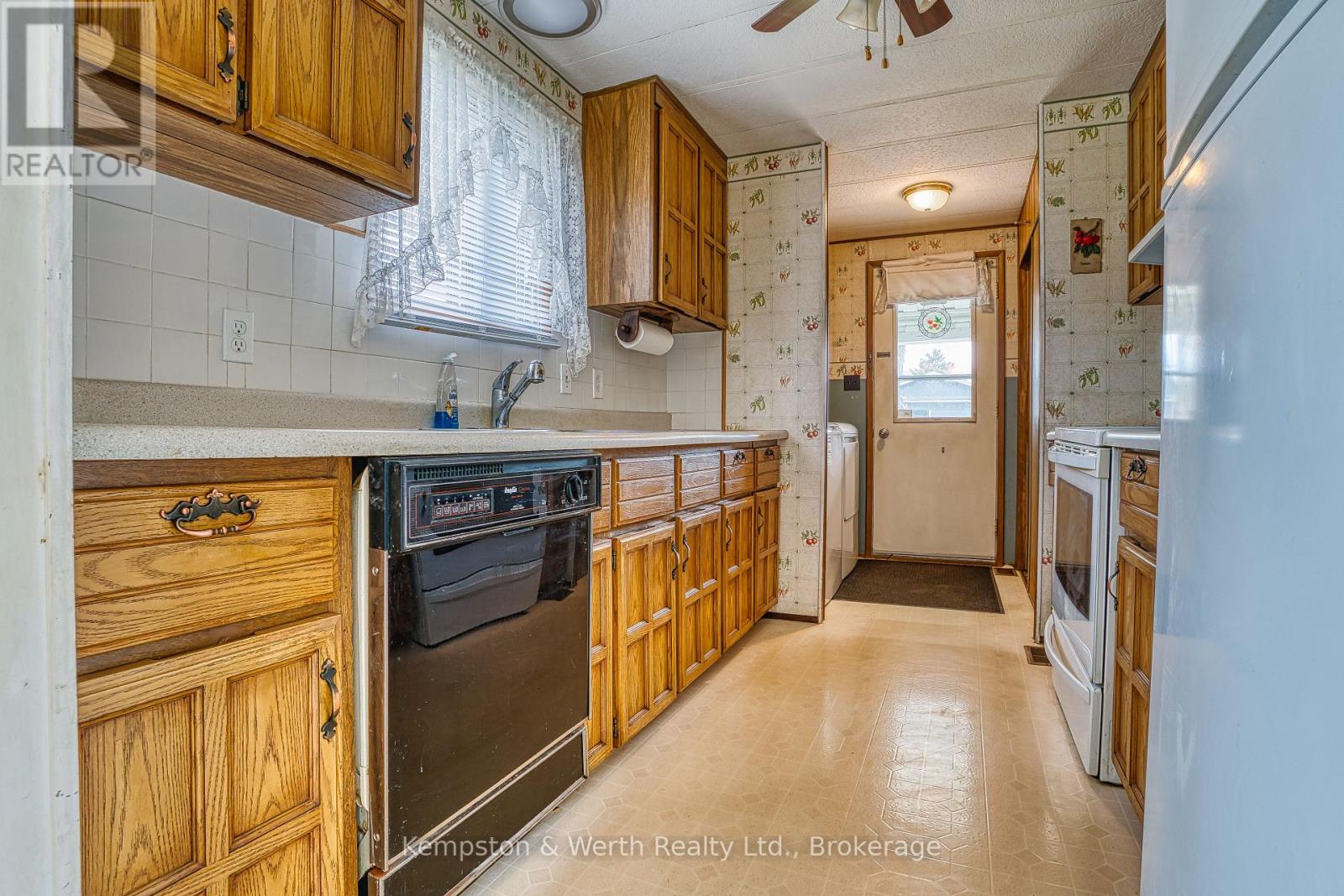 71 Fairview Crescent, North Perth, Ontario  N4W 3G8 - Photo 12 - X13109998