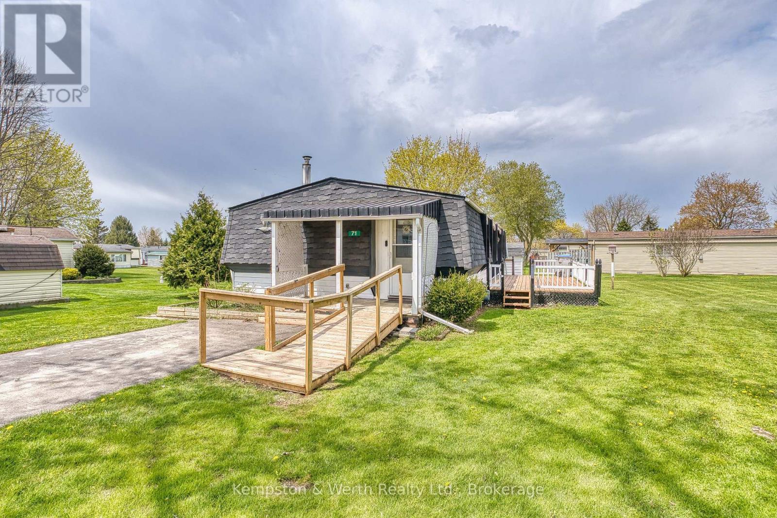71 Fairview Crescent, North Perth, Ontario  N4W 3G8 - Photo 4 - X13109998