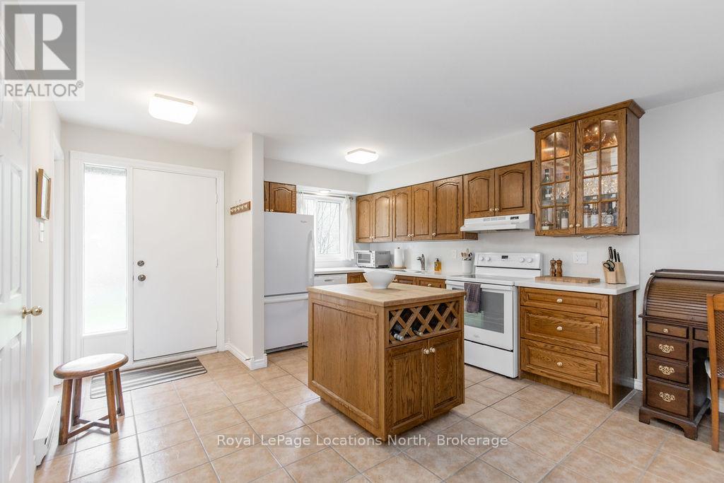 112 Escarpment Crescent, Collingwood, Ontario  L9Y 5B4 - Photo 3 - S13110192