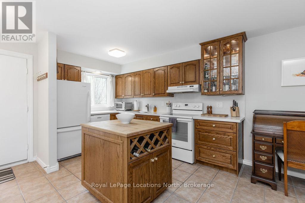 112 Escarpment Crescent, Collingwood, Ontario  L9Y 5B4 - Photo 4 - S13110192