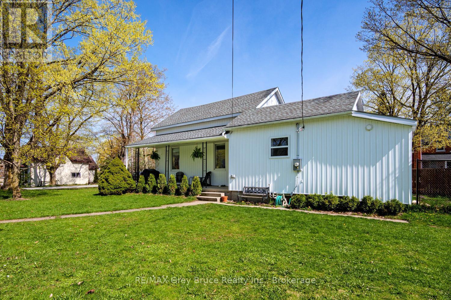 105 Main Street, Arran-Elderslie, Ontario  N0H 2N0 - Photo 5 - X13111316