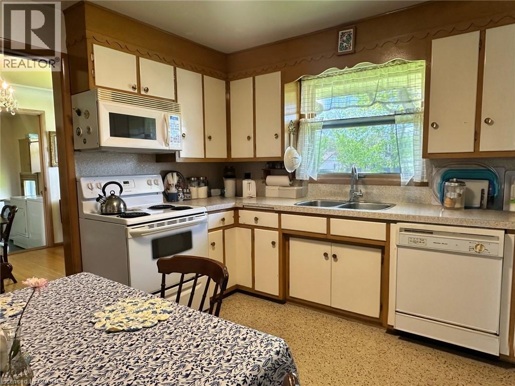 130 Gardiner Avenue E, Dunnville, Ontario  N1A 1A8 - Photo 18 - 40828654