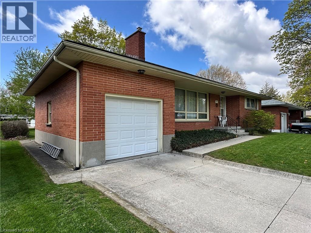 130 Gardiner Avenue E, Dunnville, Ontario  N1A 1A8 - Photo 4 - 40828654