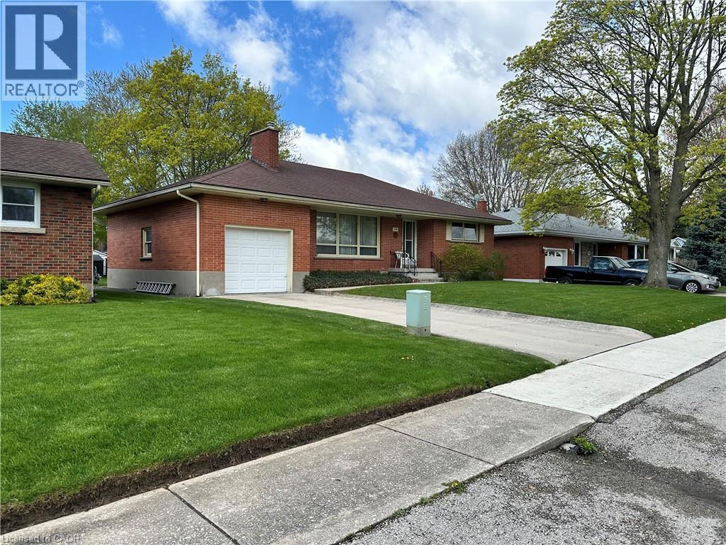 130 Gardiner Avenue E, Dunnville, Ontario  N1A 1A8 - Photo 5 - 40828654