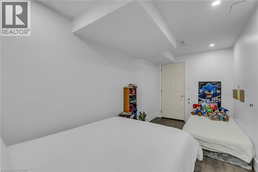 956 Banffshire Court, Kitchener, Ontario  N2R 1W8 - Photo 39 - 40829173