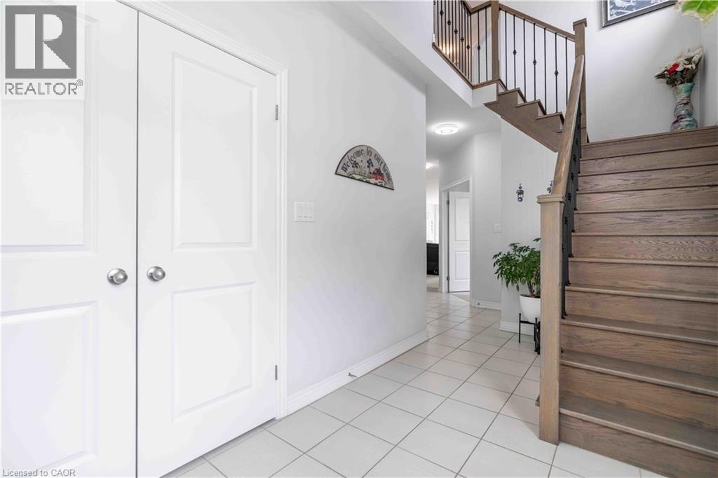 3 Narbonne Crescent, Stoney Creek, Ontario  L8J 1P0 - Photo 4 - 40829183