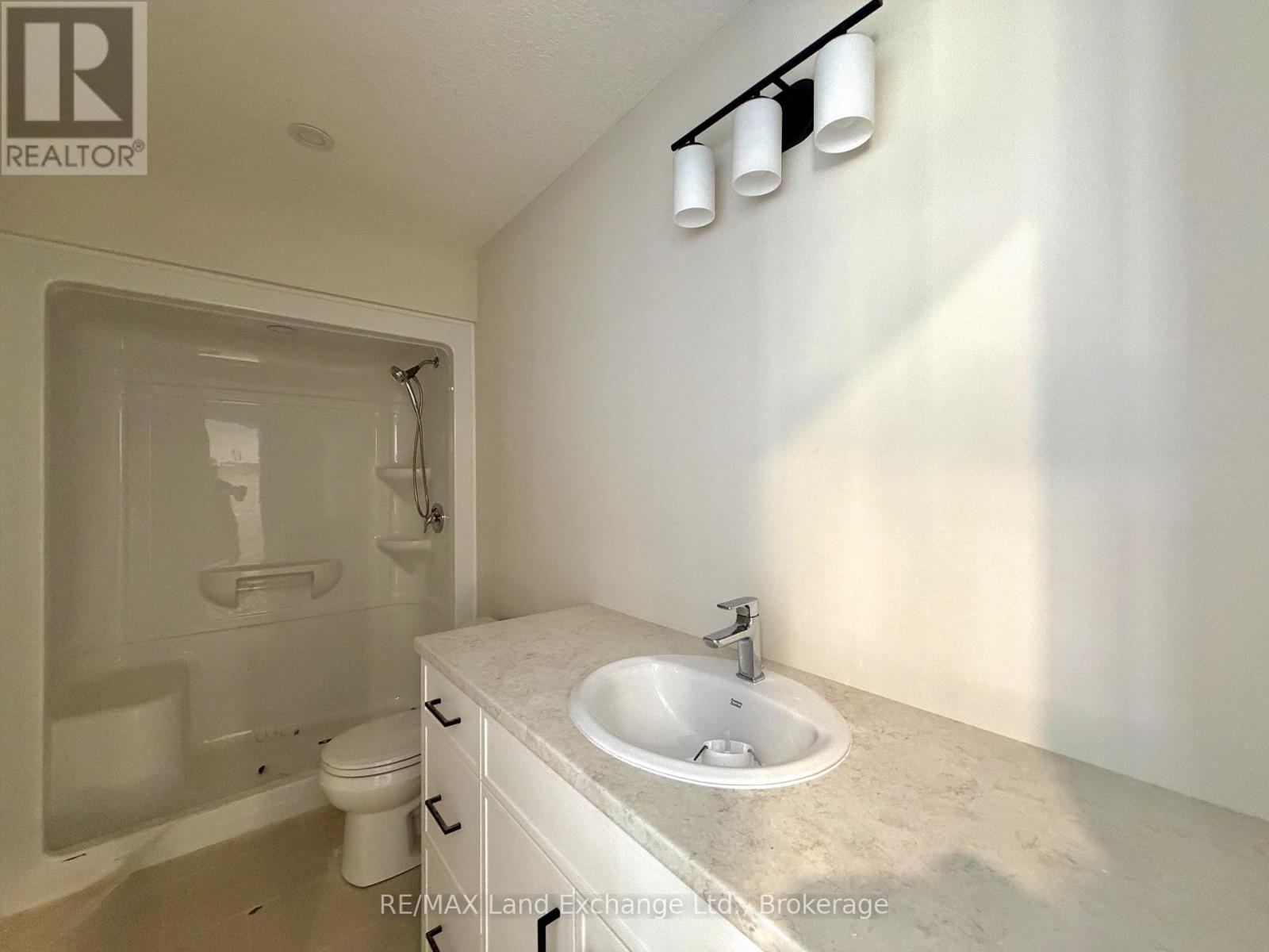 617 Hilker Street, Saugeen Shores, Ontario  N0H 2C4 - Photo 2 - X13112932