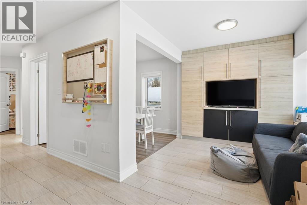50 Broadway Avenue, Hamilton, Ontario  L8S 2V7 - Photo 7 - 40829285
