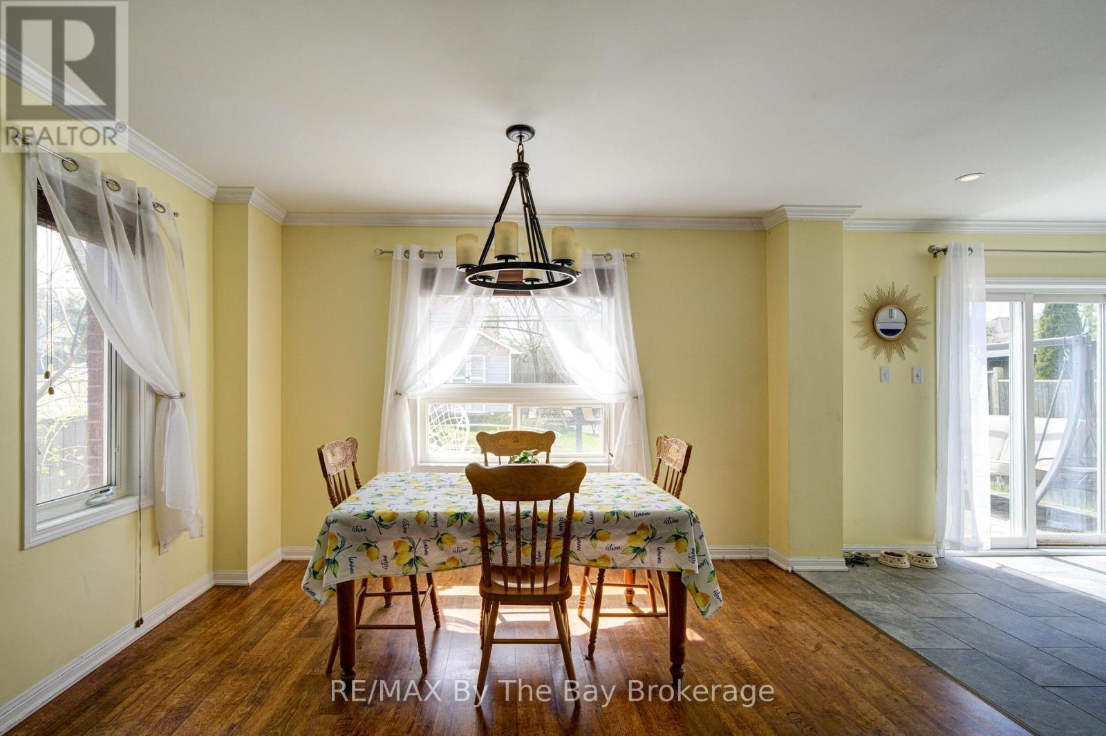 88 Wesley Avenue, Wasaga Beach, Ontario  L9Z 0B9 - Photo 15 - S13113882