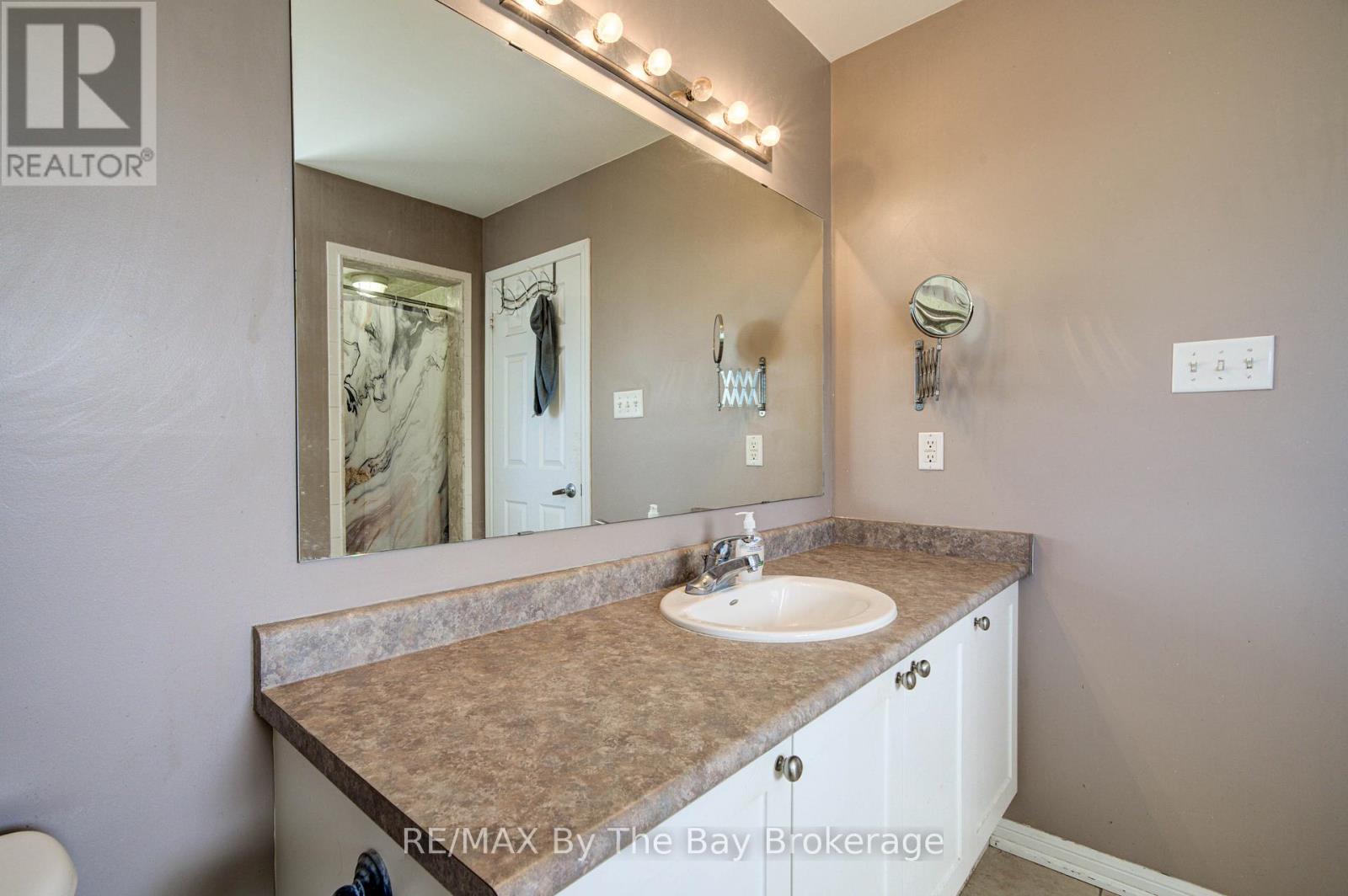 88 Wesley Avenue, Wasaga Beach, Ontario  L9Z 0B9 - Photo 23 - S13113882