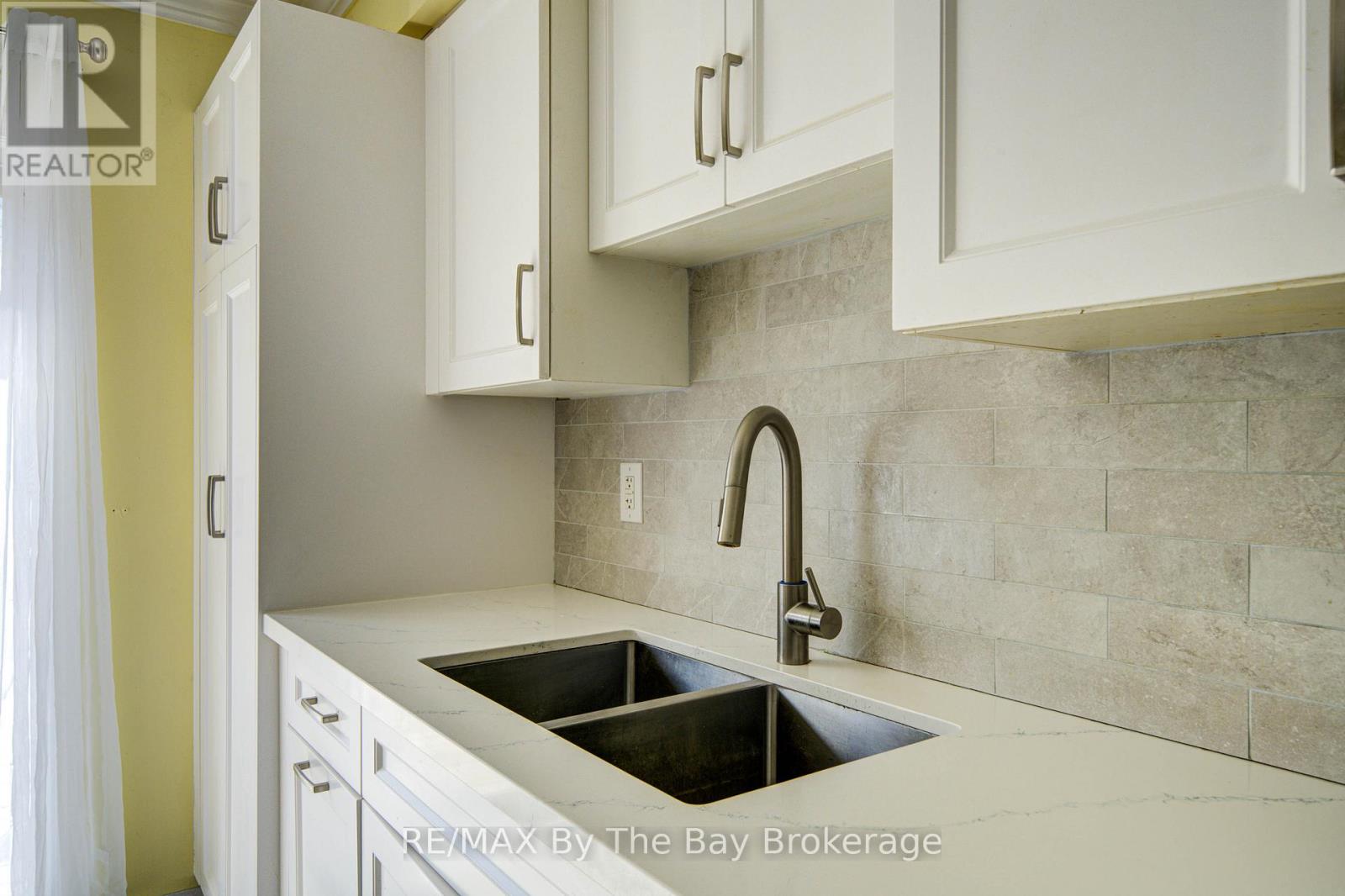 88 Wesley Avenue, Wasaga Beach, Ontario  L9Z 0B9 - Photo 9 - S13113882