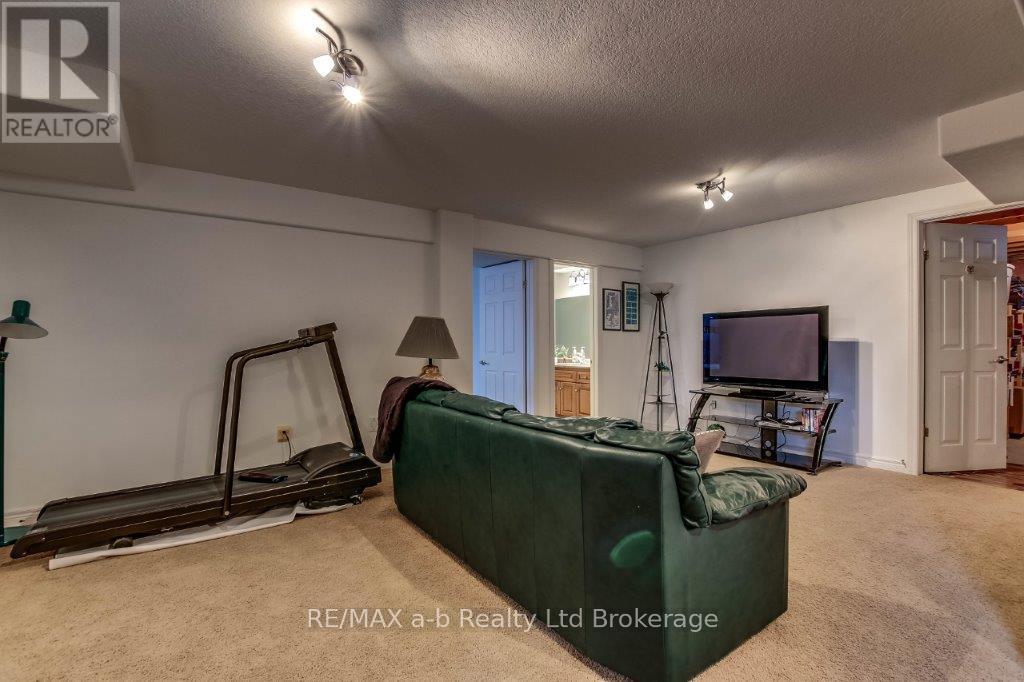 717 Garden Court Crescent, Woodstock, Ontario  N4T 0A2 - Photo 22 - X13114290