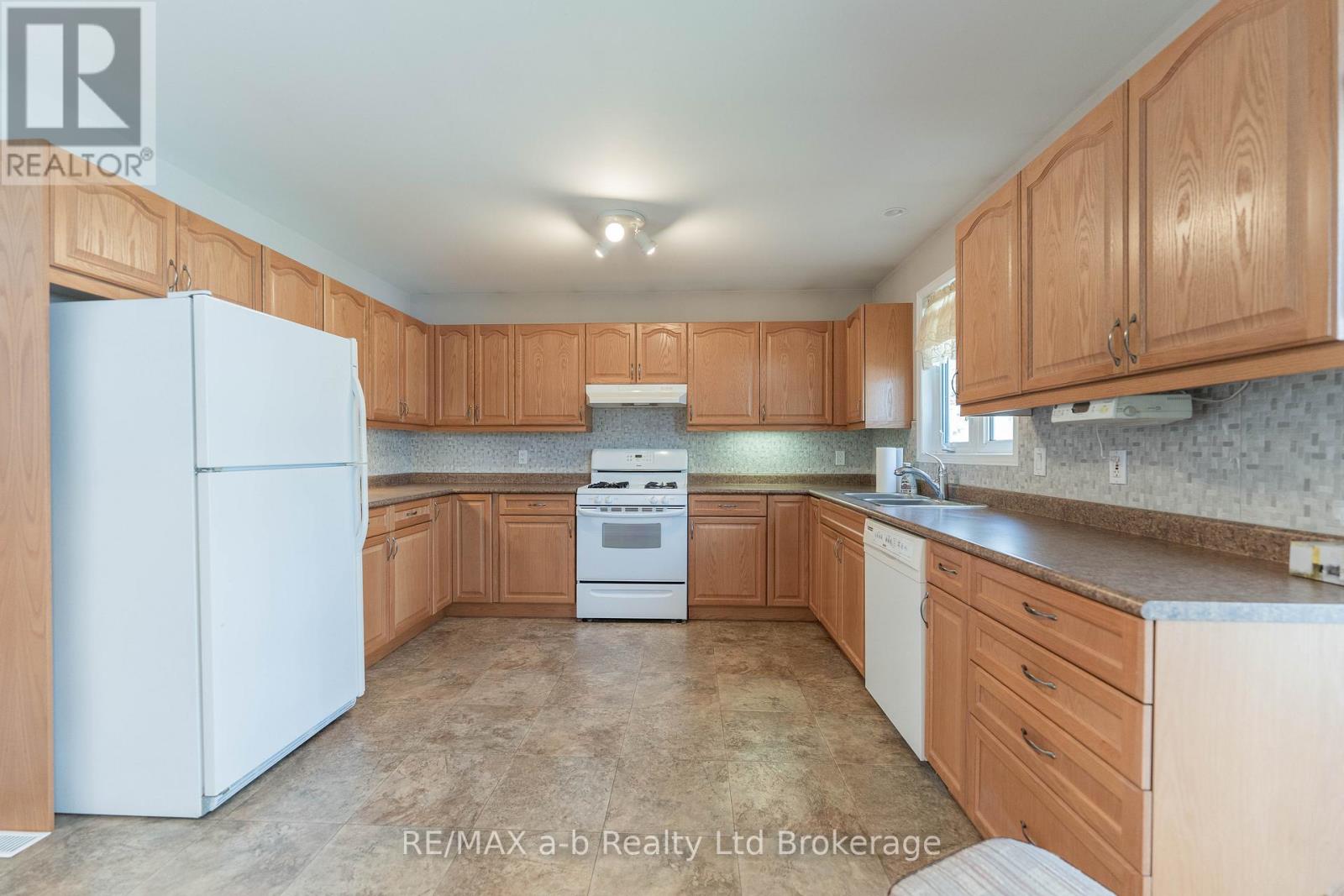 44 Beech Boulevard, Tillsonburg, Ontario  N4G 5R8 - Photo 13 - X13114782
