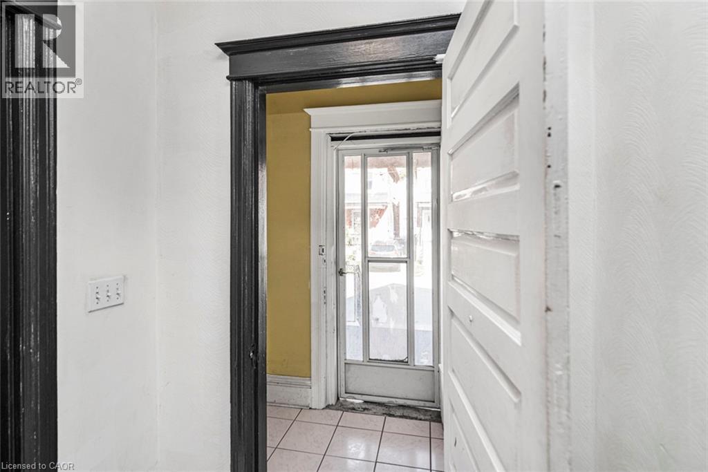 39 Arthur Avenue N, Hamilton, Ontario  L8L 6C7 - Photo 6 - 40829352