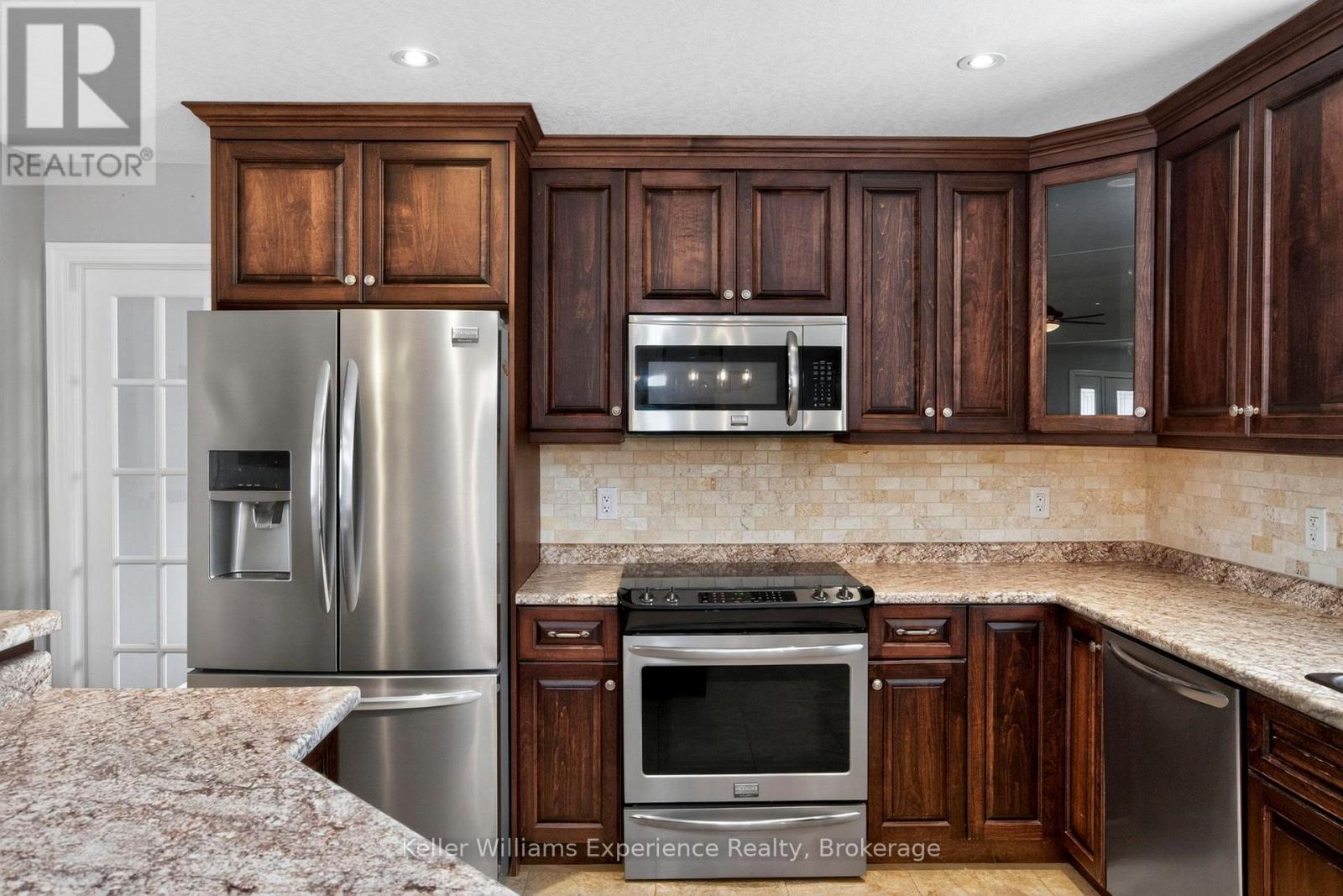 22 Grew Crescent, Penetanguishene, Ontario  L9M 0A4 - Photo 16 - S13115492