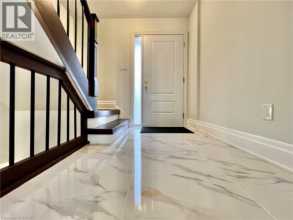 1532 Lancaster Drive Unit# 41, Oakville, Ontario  L6H 2Z3 - Photo 2 - 40829376
