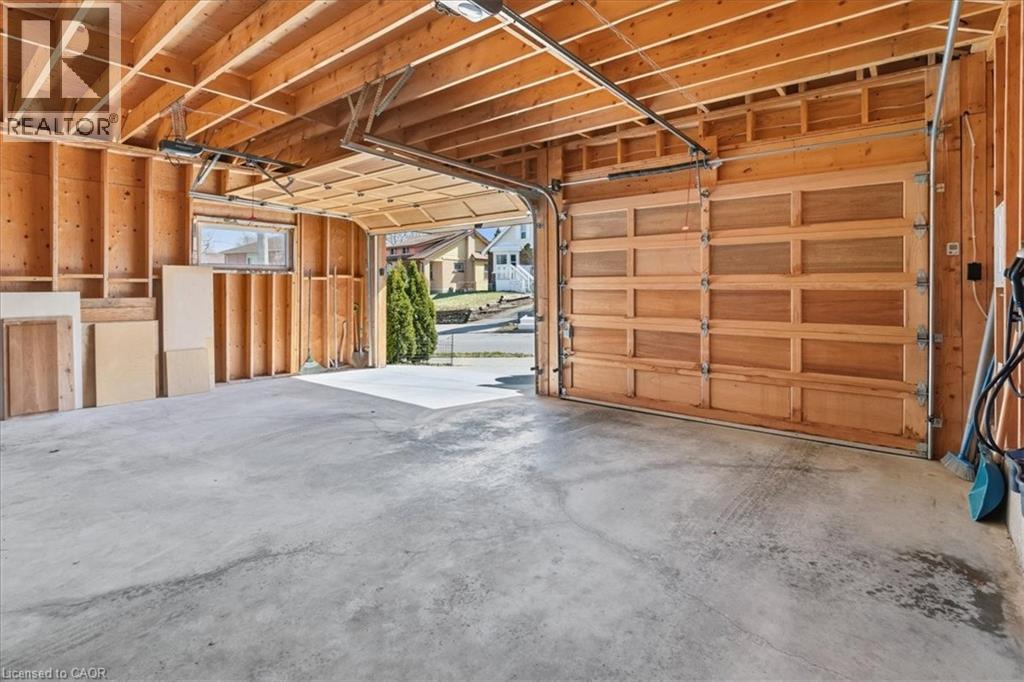 859 Queen's Boulevard, Kitchener, Ontario  N2M 1A6 - Photo 33 - 40829291