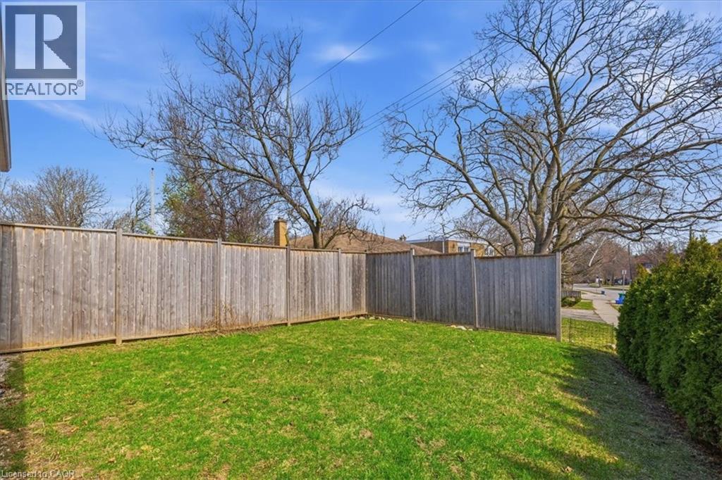 859 Queen's Boulevard, Kitchener, Ontario  N2M 1A6 - Photo 35 - 40829291