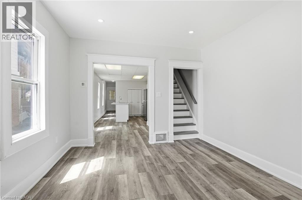 5671 Desson Avenue, Niagara Falls, Ontario  L2G 3T3 - Photo 9 - 40829125