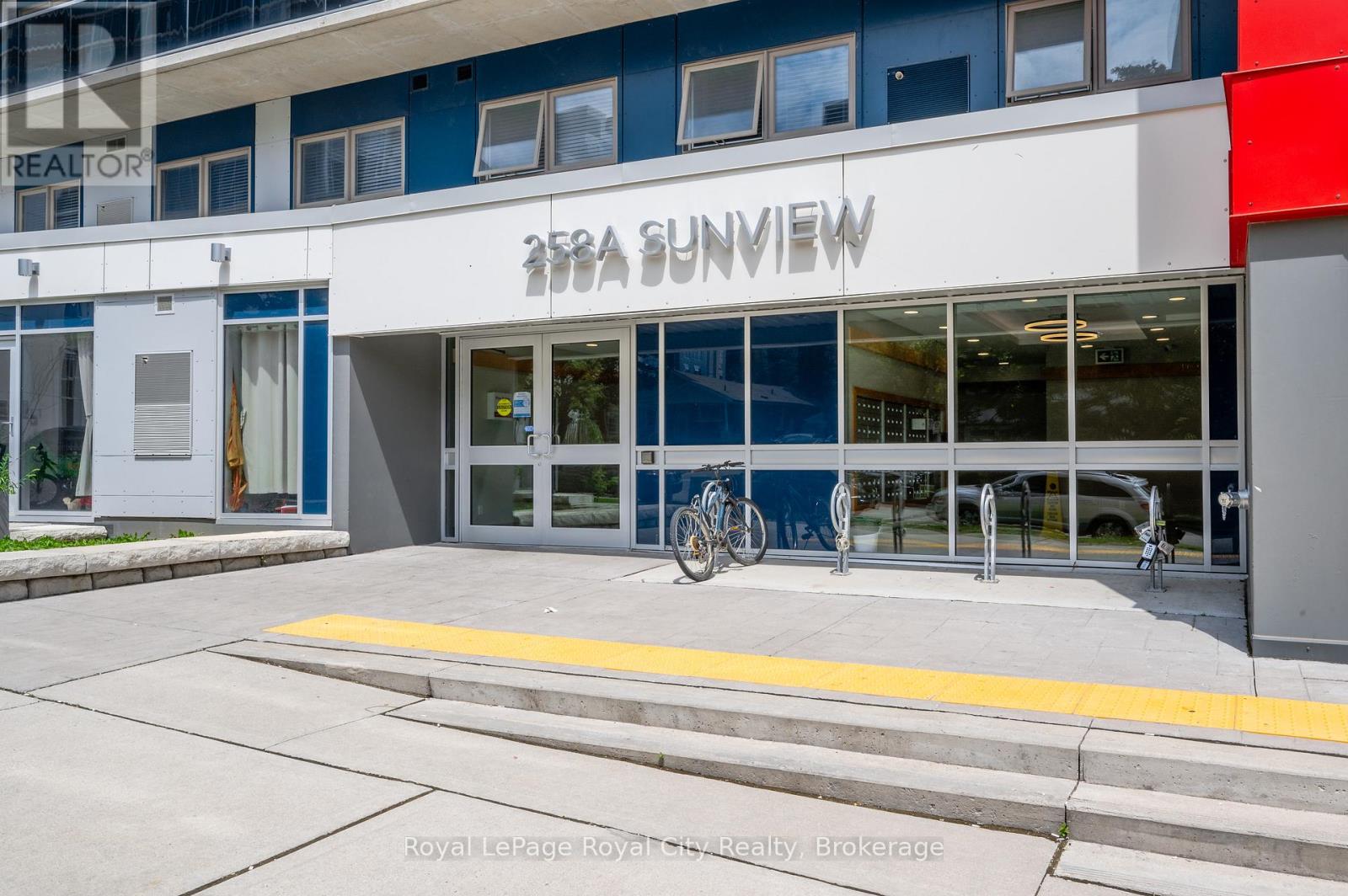 186 - 258a Sunview Street, Waterloo, Ontario  N2L 0H6 - Photo 2 - X13116284