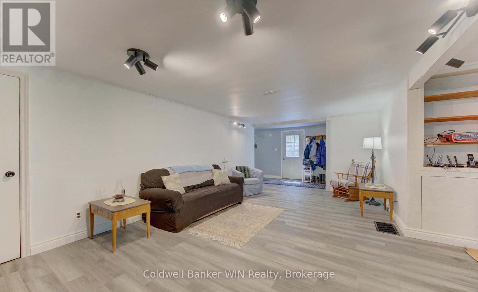 186 Mcfarlin Drive, West Grey, Ontario  N0G 2L0 - Photo 4 - X13116286
