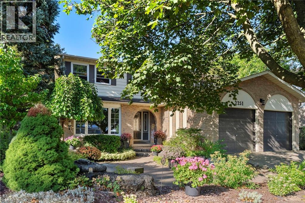 2251 Kirkburn Drive, Burlington, Ontario  L7P 4E8 - Photo 3 - 40829303
