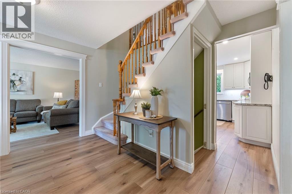 2251 Kirkburn Drive, Burlington, Ontario  L7P 4E8 - Photo 5 - 40829303