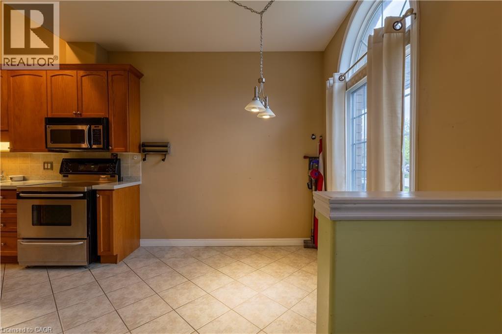 4066 Medland Drive, Burlington, Ontario  L7M 4Z6 - Photo 5 - 40828613