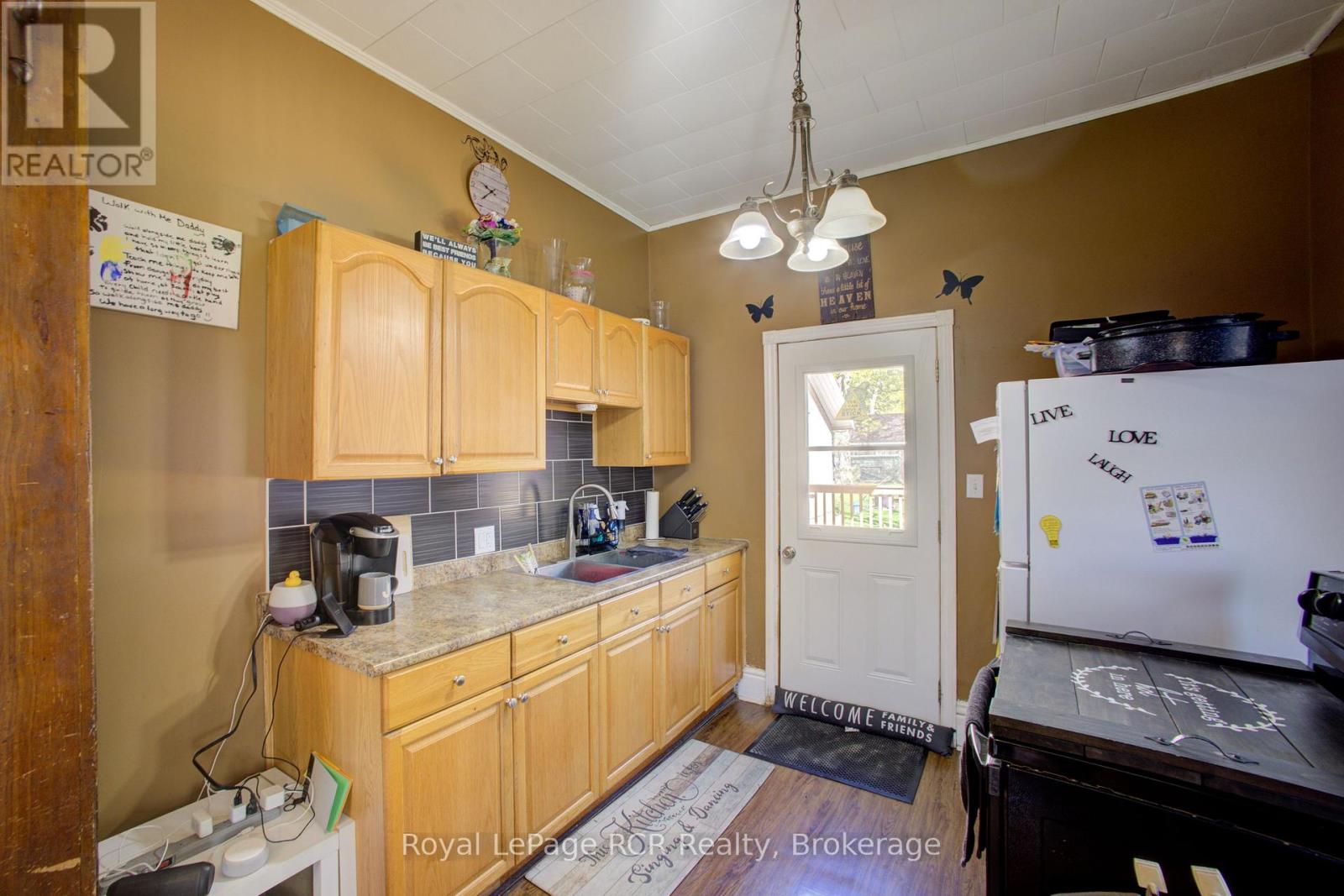 145 Frederick Street E, Wellington North, Ontario  N0G 1A0 - Photo 5 - X13116928