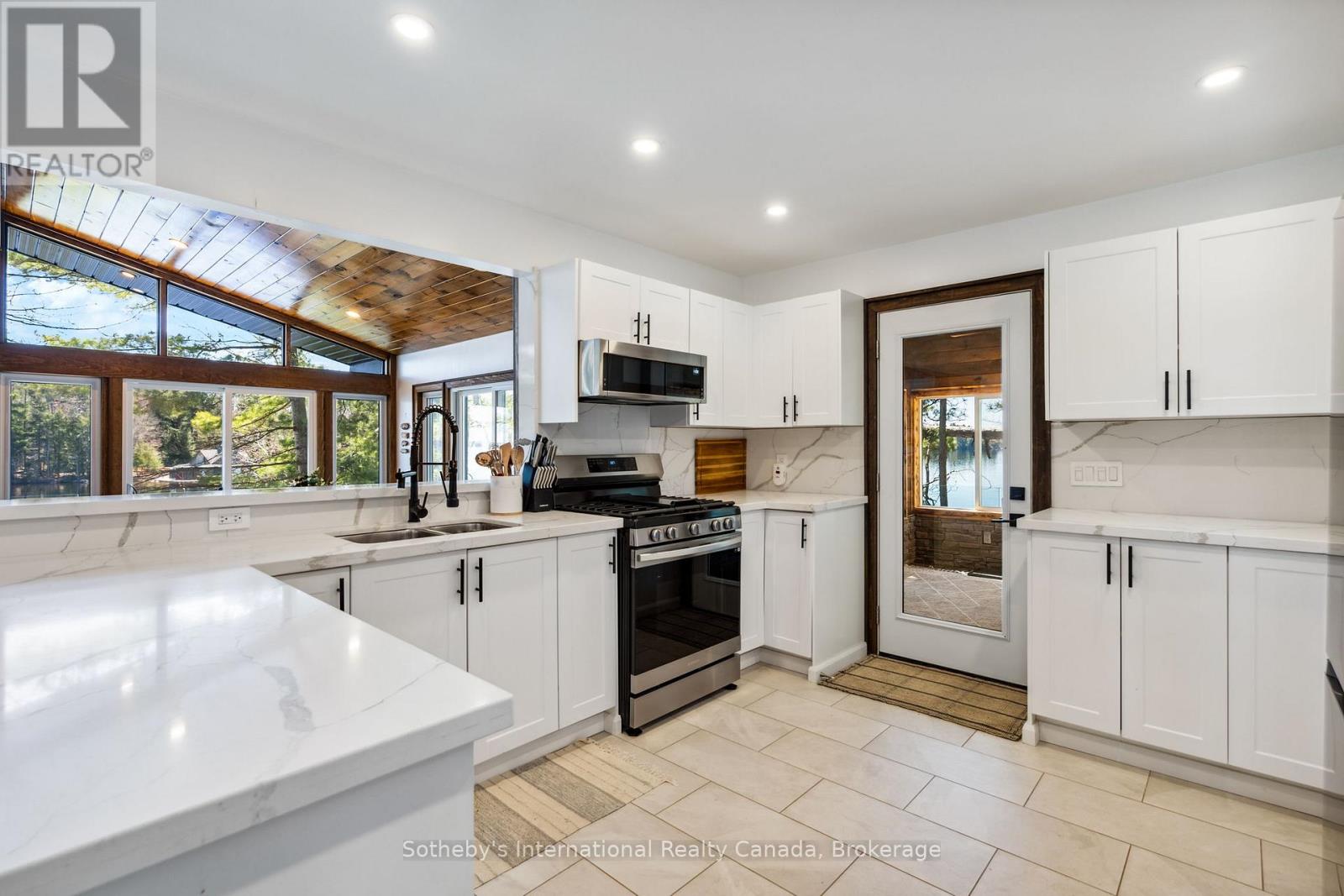 29 Beachgrove Island 33lm, Gravenhurst, Ontario  P1P 1R2 - Photo 9 - X13117108