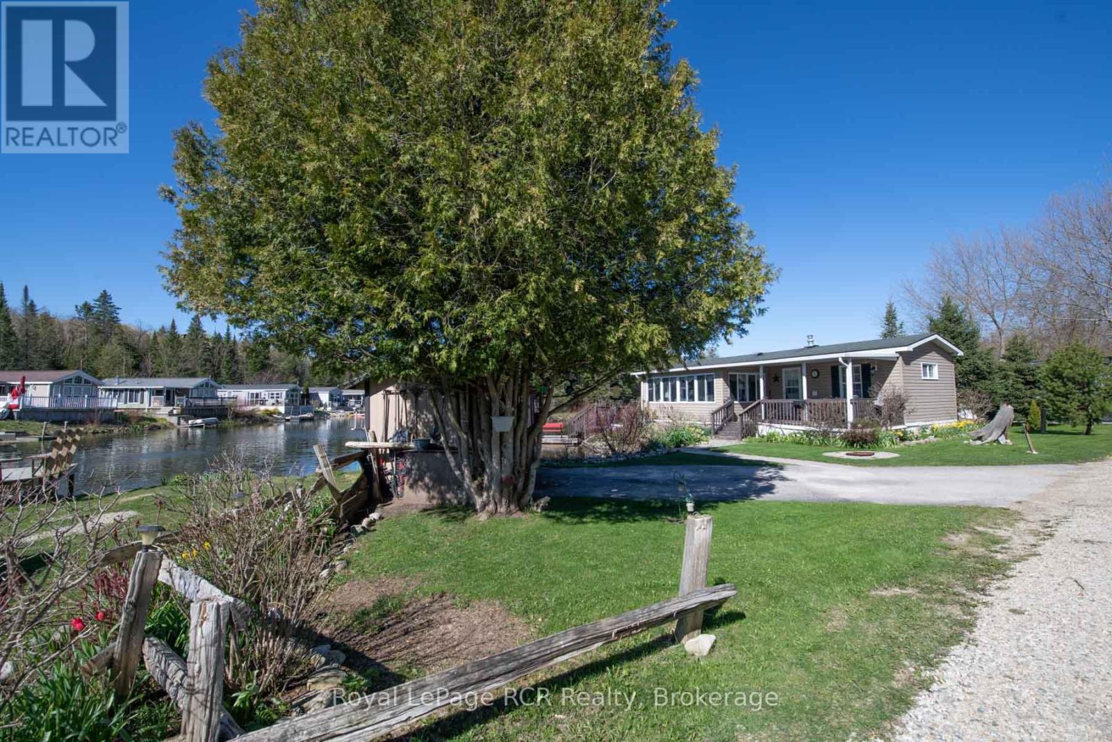61 Lakeside Street, Wellington North, Ontario  N0G 2L0 - Photo 12 - X13117646