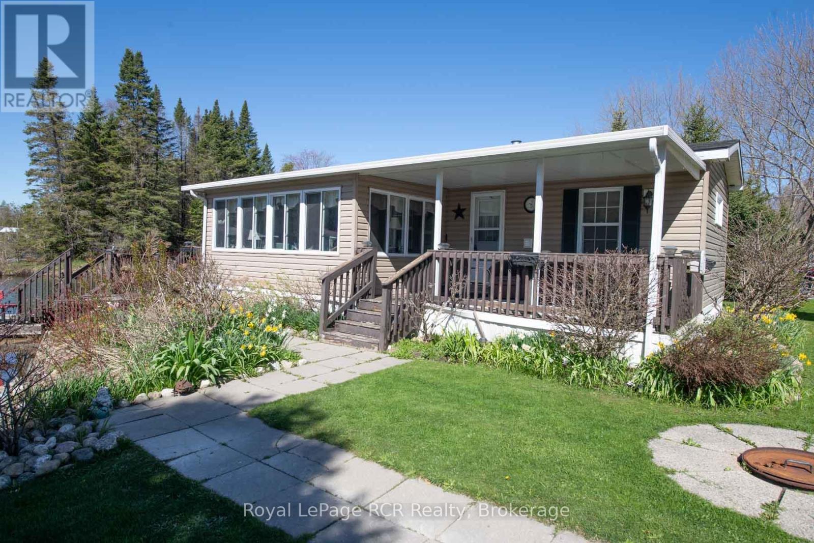 61 Lakeside Street, Wellington North, Ontario  N0G 2L0 - Photo 5 - X13117646