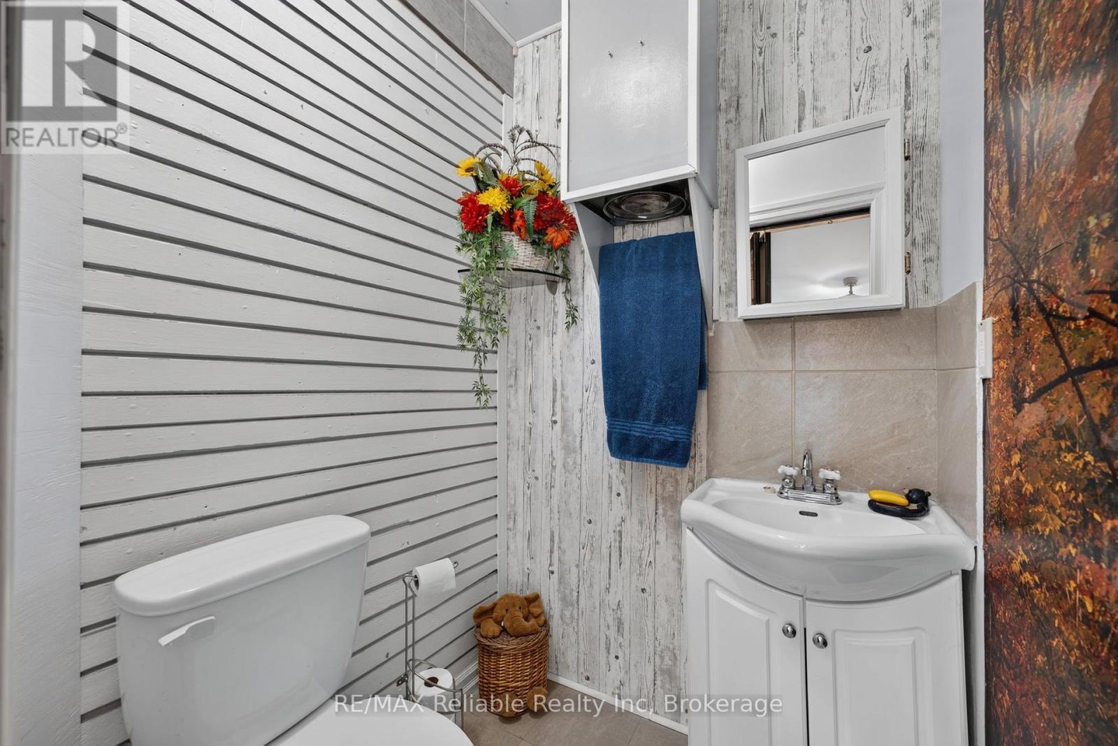 32 Rattenbury Street W, Central Huron, Ontario  N0M 1L0 - Photo 25 - X13118226
