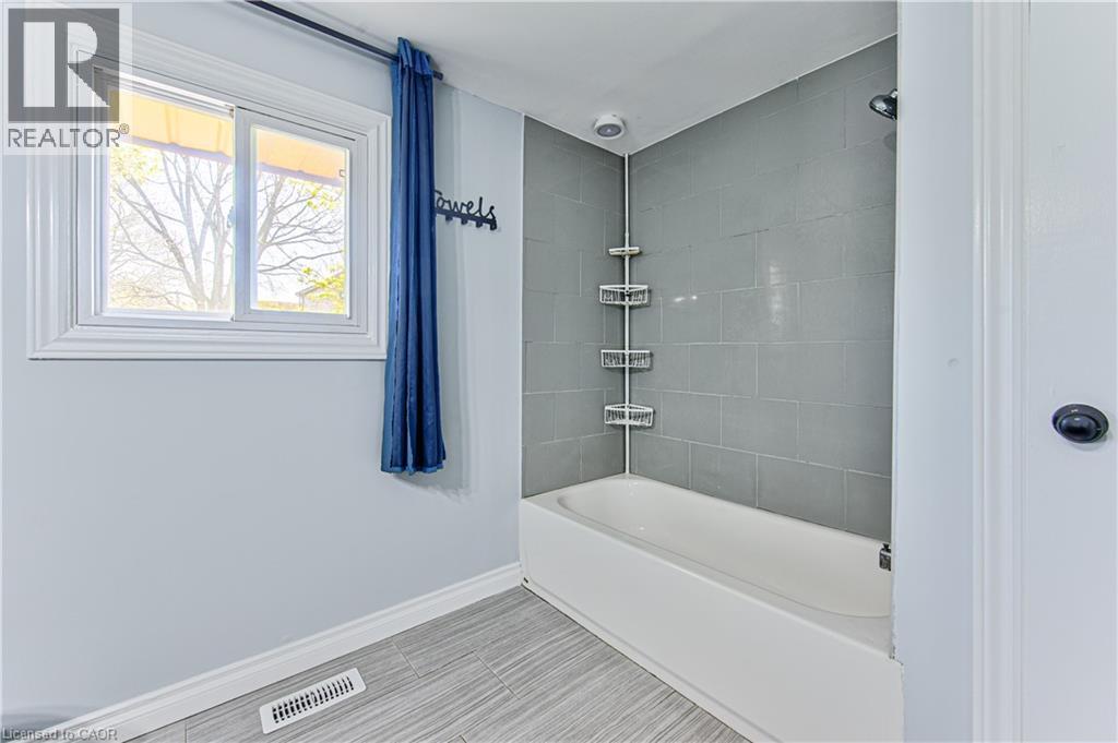 37 Gottscheer Court, Kitchener, Ontario  N2M 3L3 - Photo 21 - 40828878