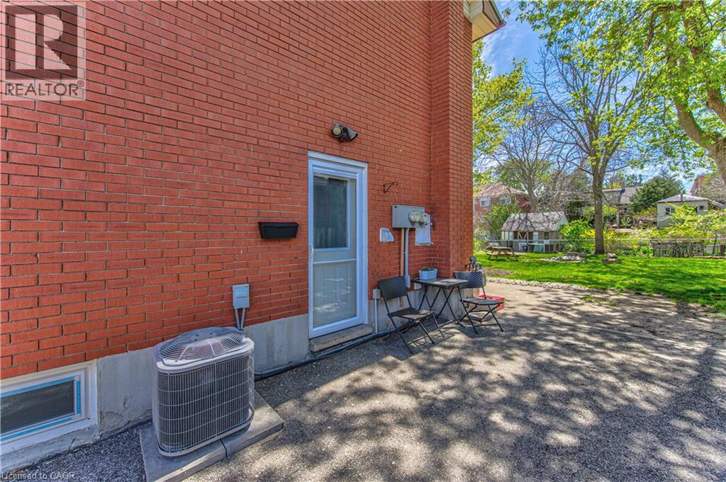 37 Gottscheer Court, Kitchener, Ontario  N2M 3L3 - Photo 5 - 40828878