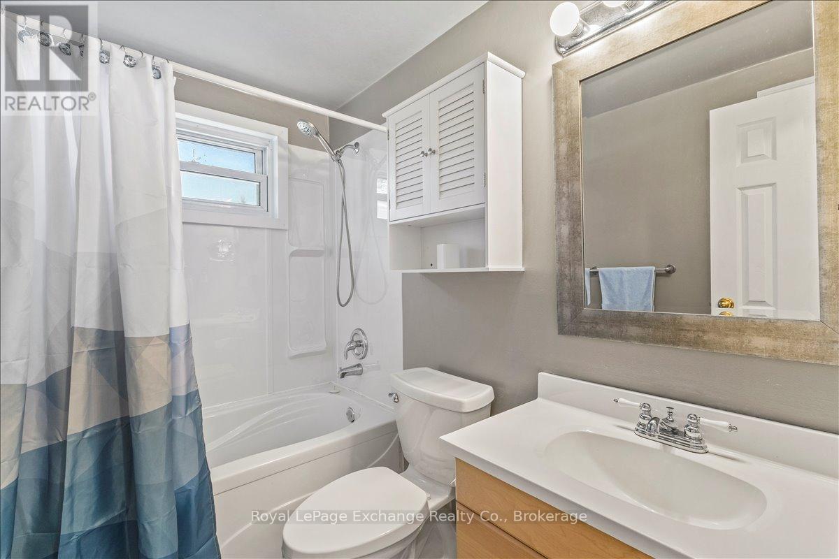 27 Inverlyn Crescent S, Kincardine, Ontario  N2Z 1L3 - Photo 16 - X13120424
